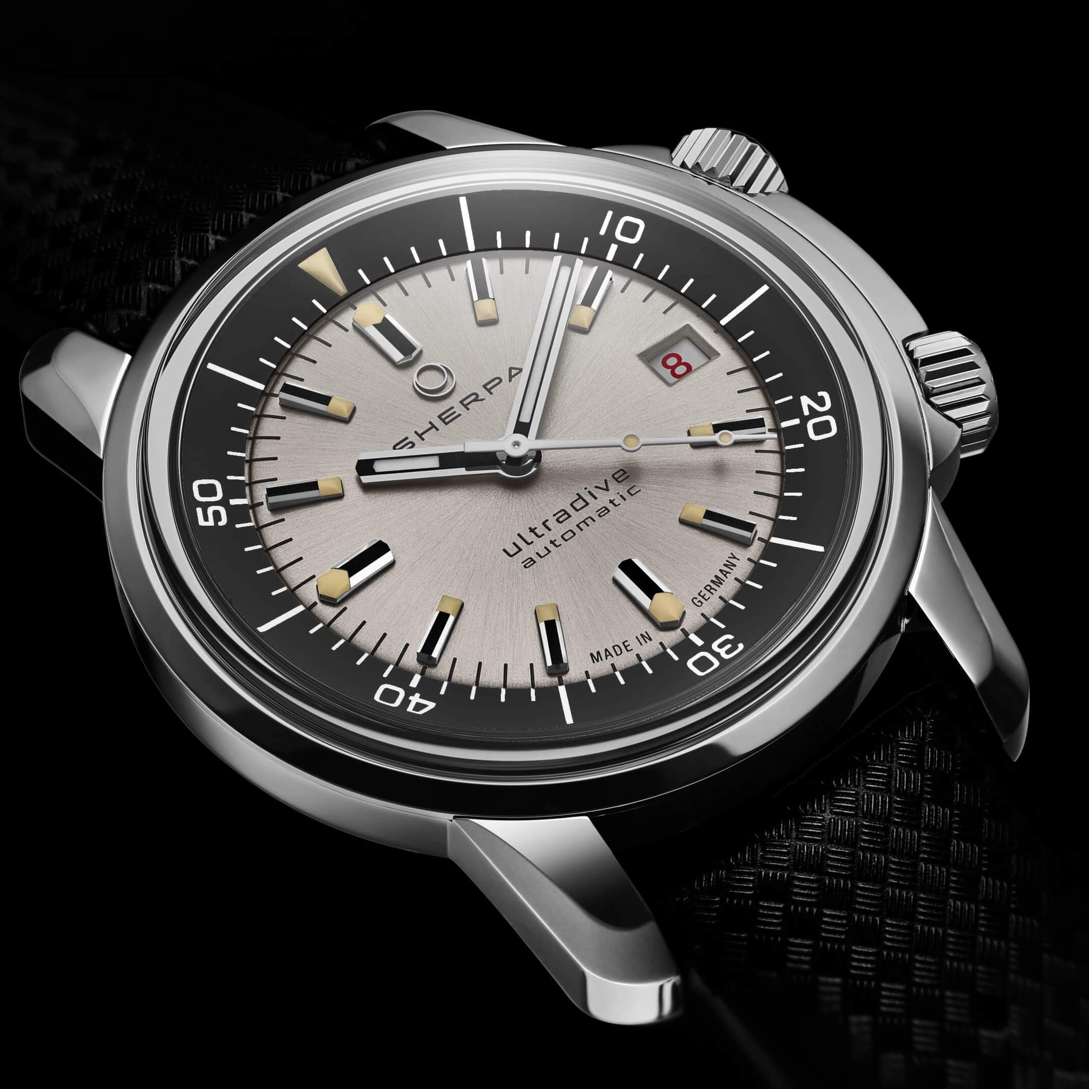 Sherpa_Ultradive_tuxedo_SQ